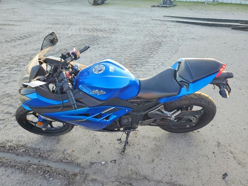 2017 Kawasaki Ex300 b