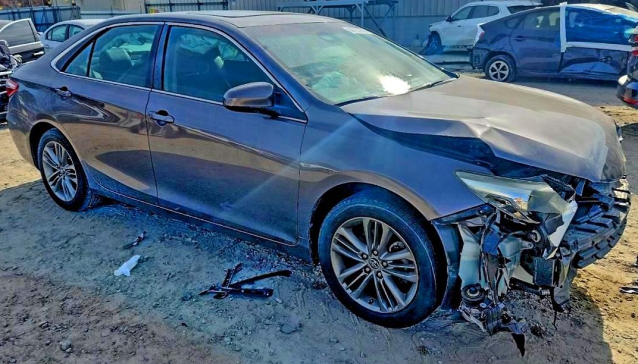 2015 Toyota Camry le