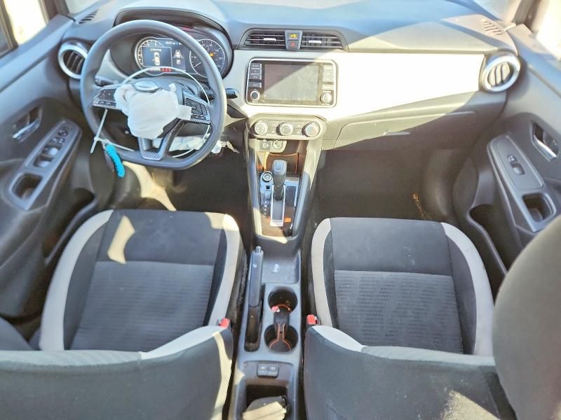 2022 Nissan Versa sv