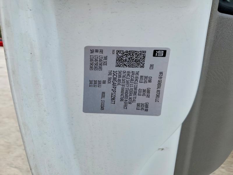 2023 Chevrolet Express G2500