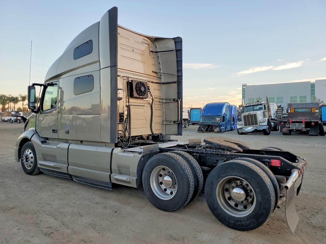 2019 Volvo VN VNL-Semi Truck