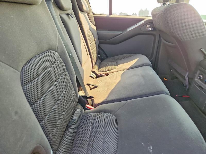 2010 Nissan Pathfinder s