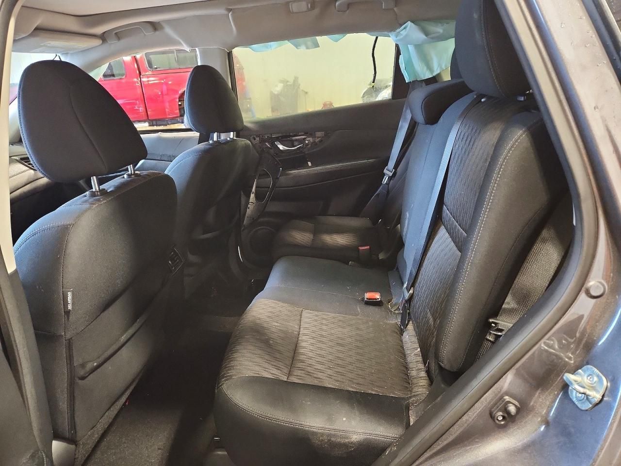 2017 Nissan Rogue sv