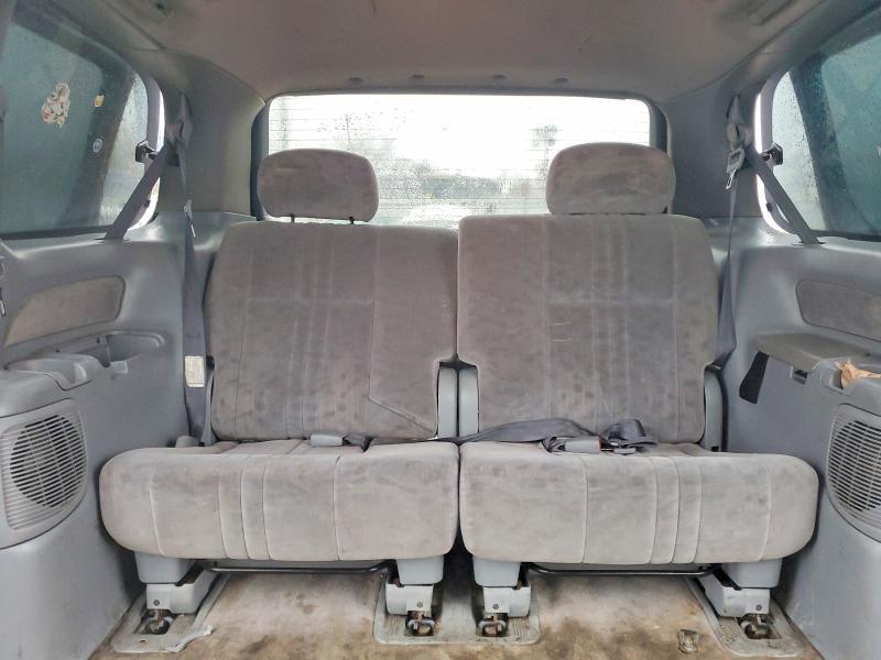 2002 Toyota Sienna le