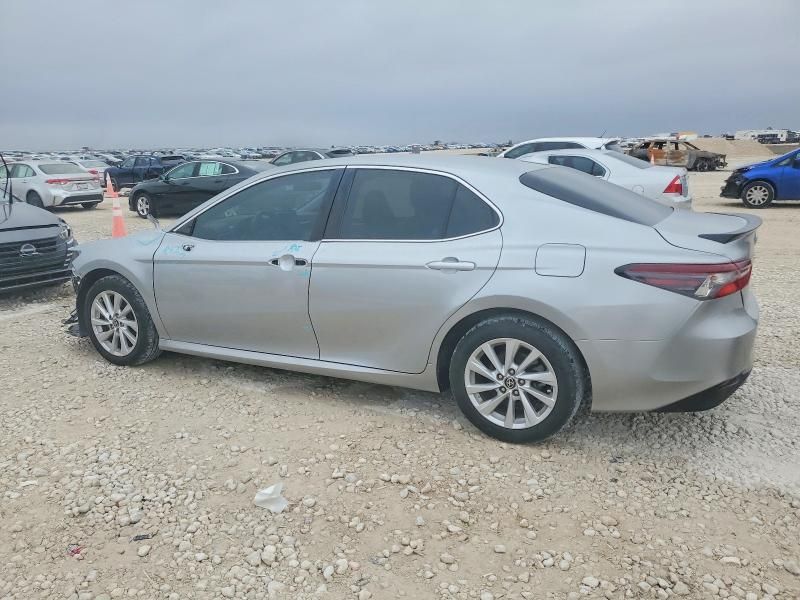 2021 Toyota Camry le