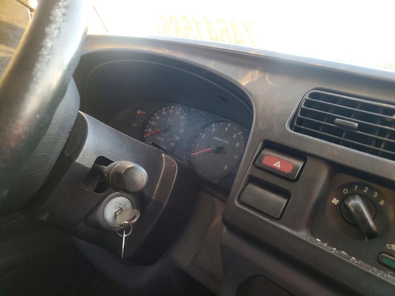 2000 Nissan Frontier Crew Cab XE