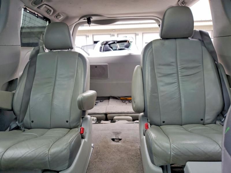 2011 Toyota Sienna xle