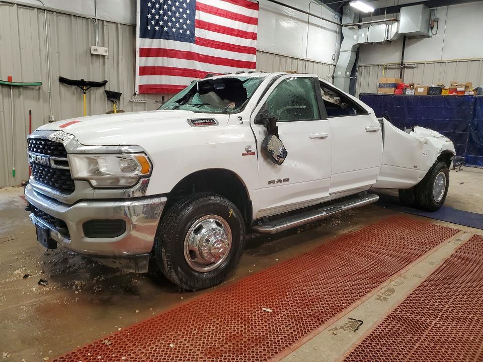 2022 Dodge Ram 3500 big Horn/lone Star