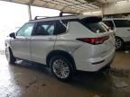 2024 Mitsubishi Outlander es