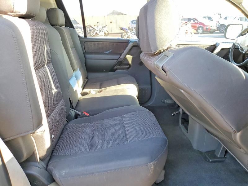 2005 Nissan Armada se