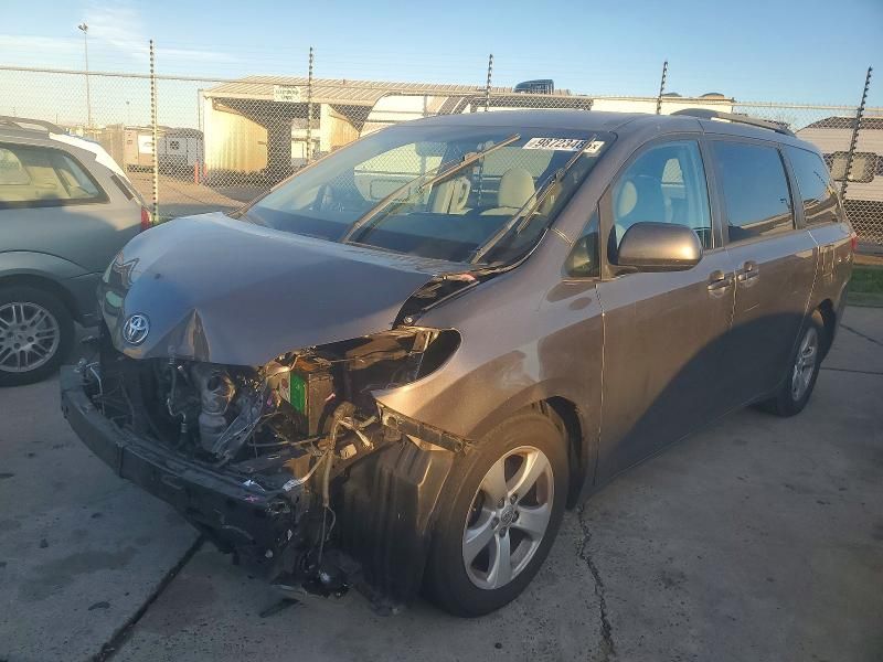 2015 Toyota Sienna le