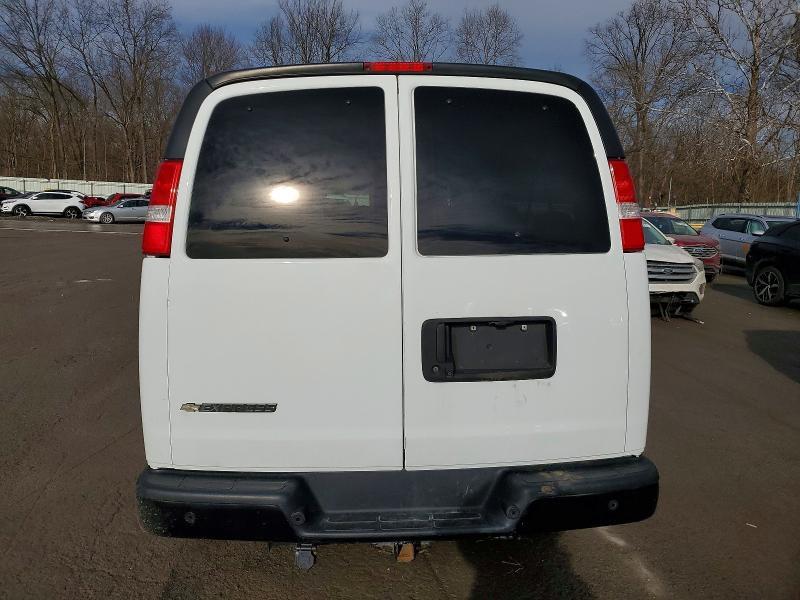 2022 Chevrolet Express G3500 LS