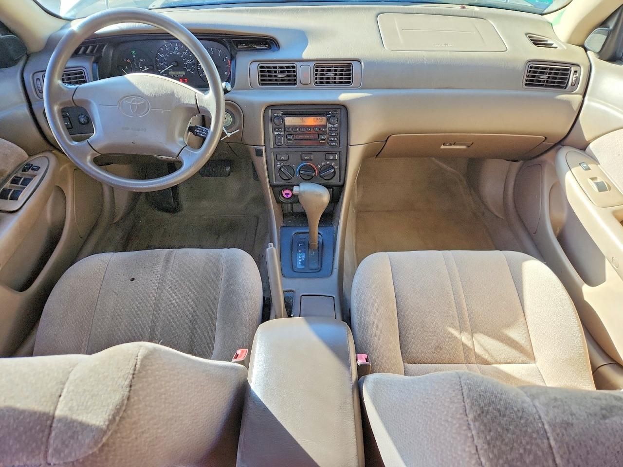 2000 Toyota Camry le