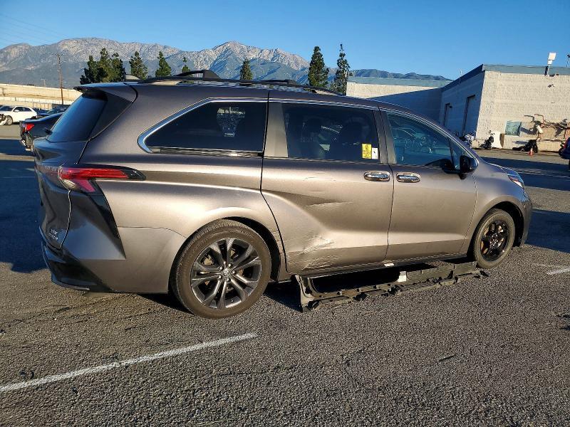 2022 Toyota Sienna xse 7-passenger