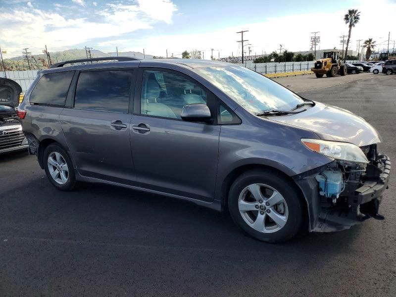 2020 Toyota Sienna le