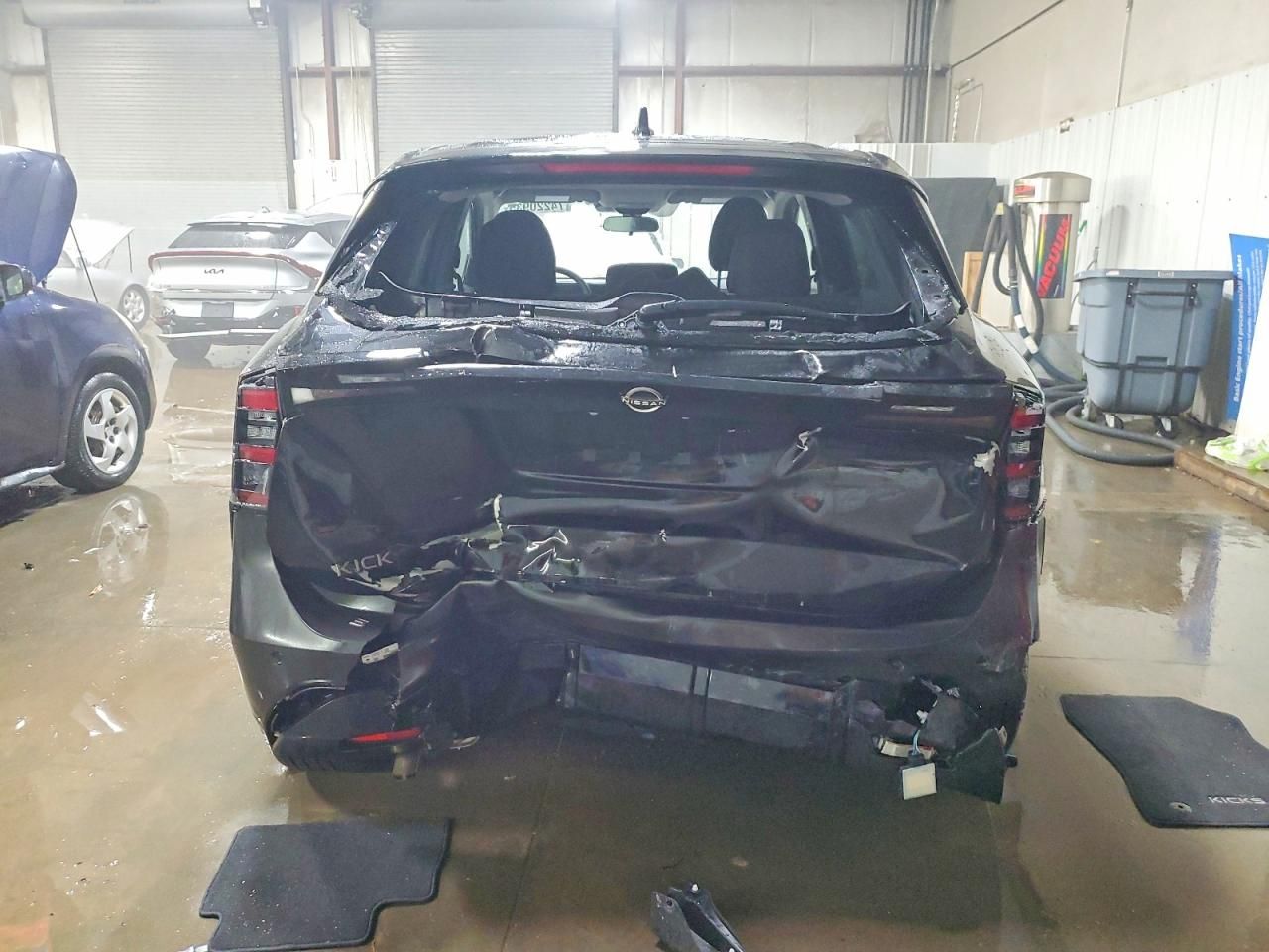 2025 Nissan Kicks sv