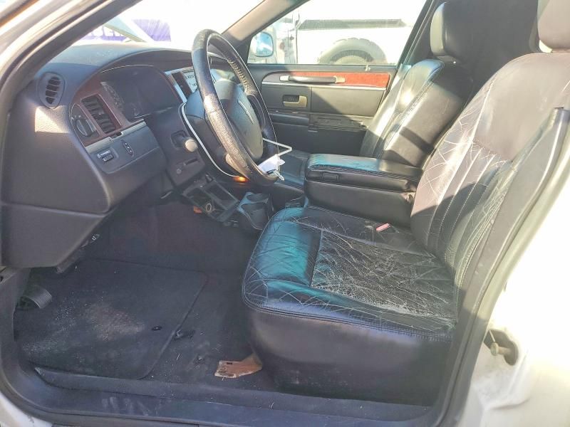 2005 Lincoln Town car