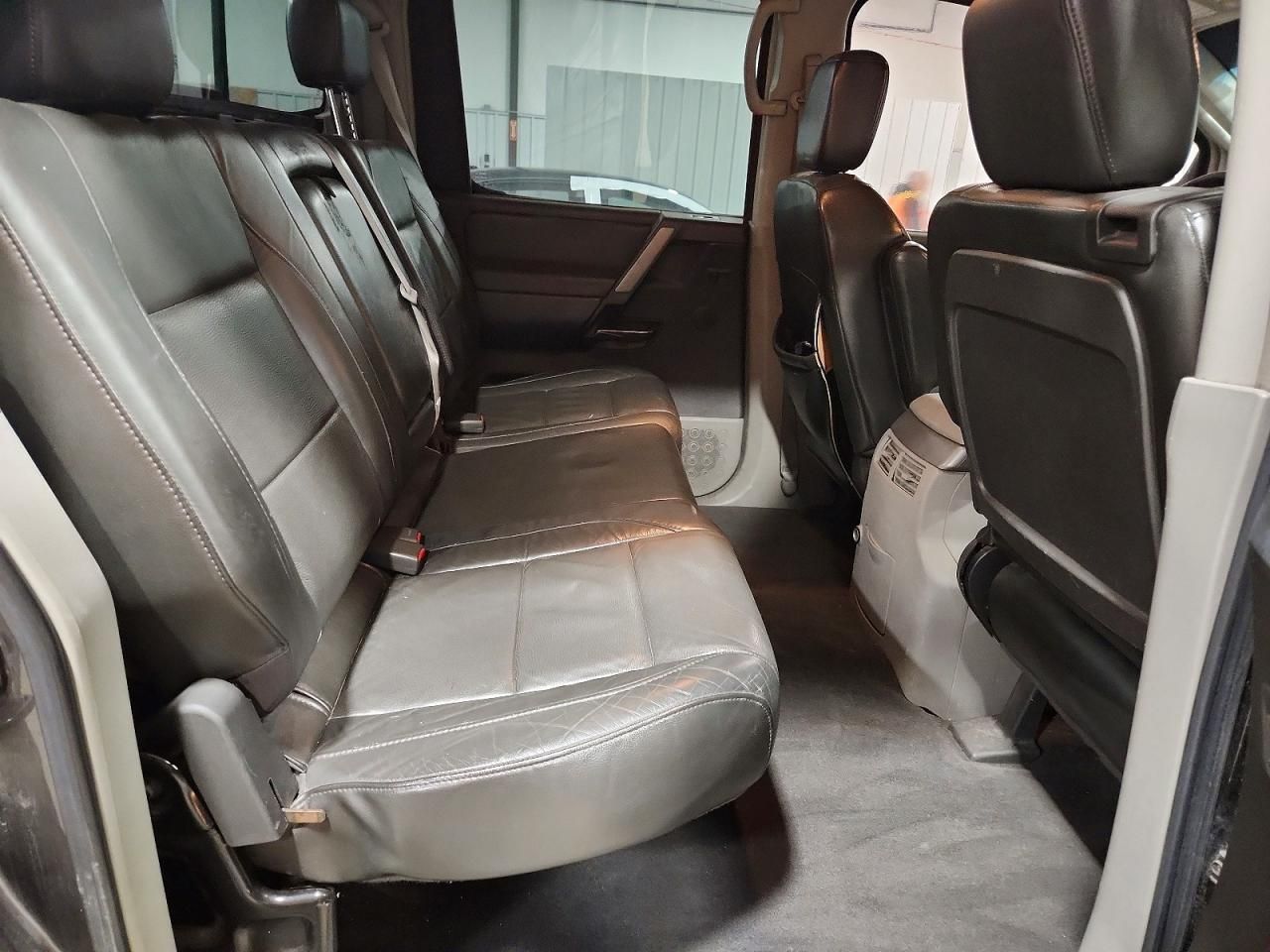 2004 Nissan Titan XE