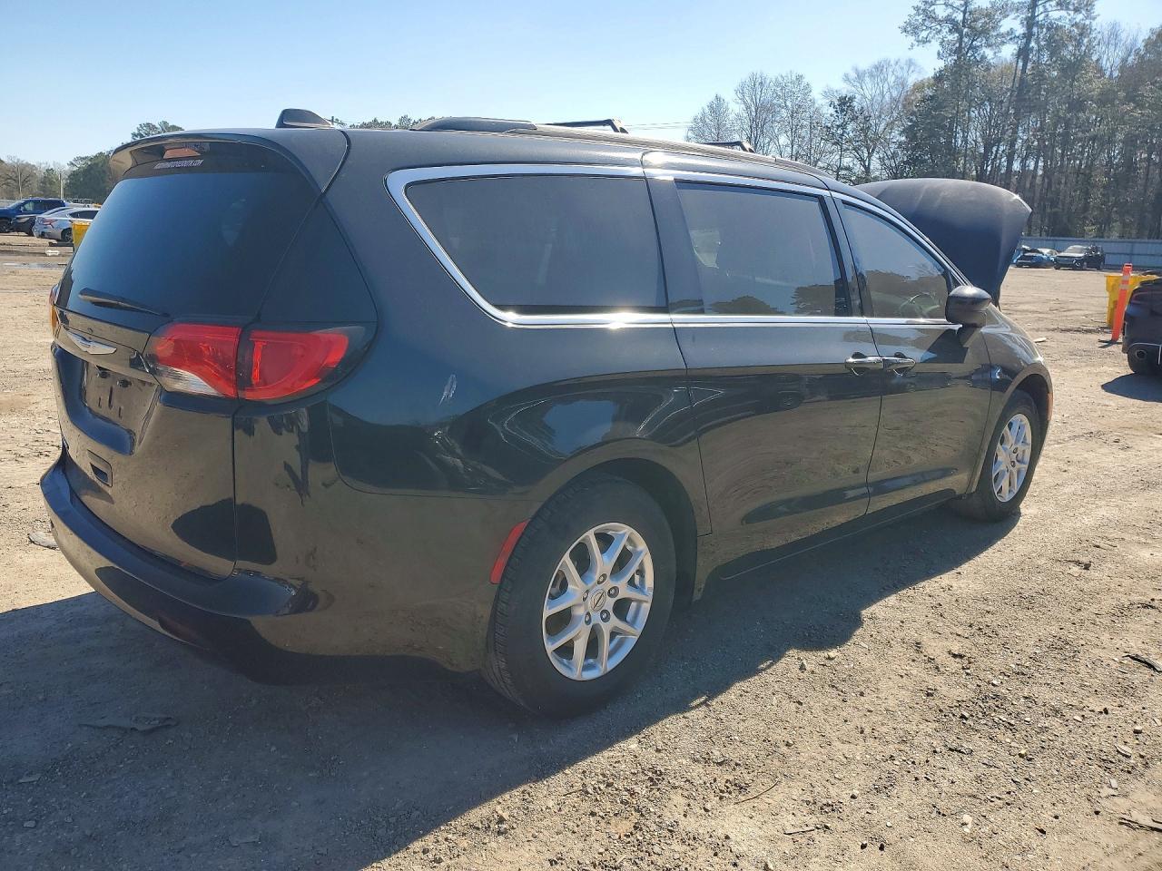 2021 Chrysler Voyager lxi