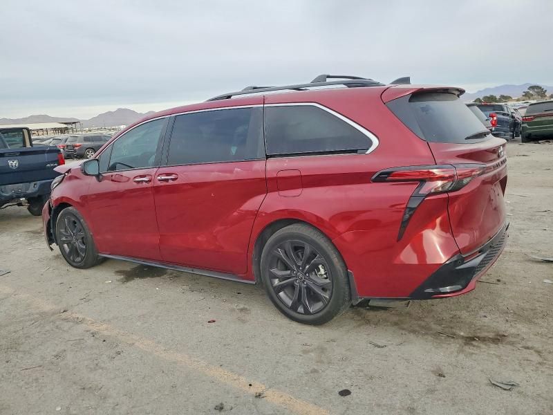 2024 Toyota Sienna xse