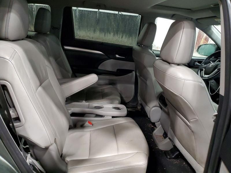 2018 Toyota Highlander se