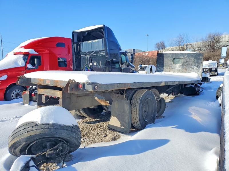 2004 International 7400 Flatbed Truck