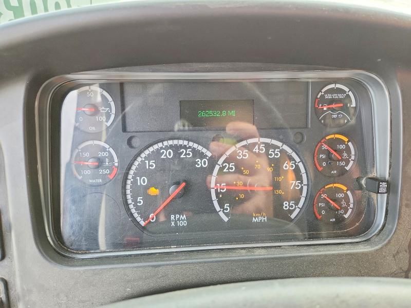 2017 Freightliner Business Class M2 Flatbed Truck