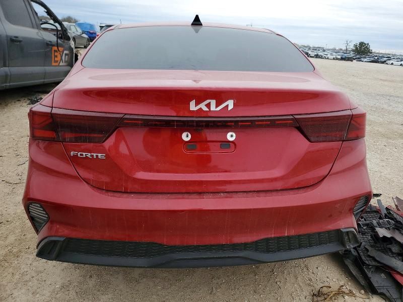 2024 KIA Forte lx
