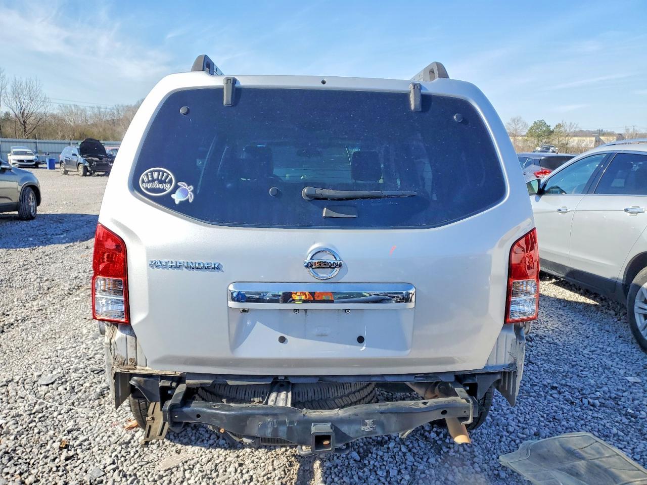 2011 Nissan Pathfinder s