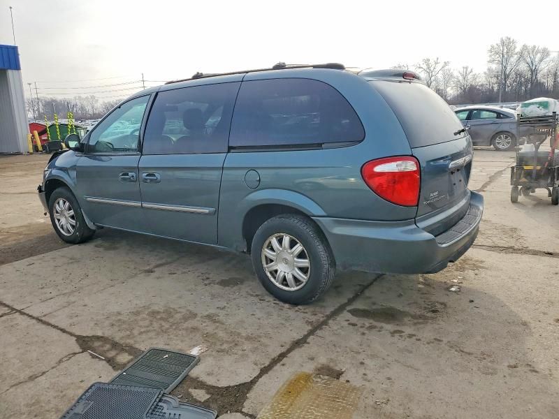 2005 Chrysler Town & Country Touring