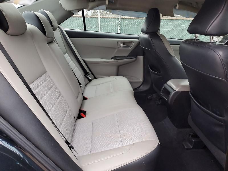 2016 Toyota Camry le