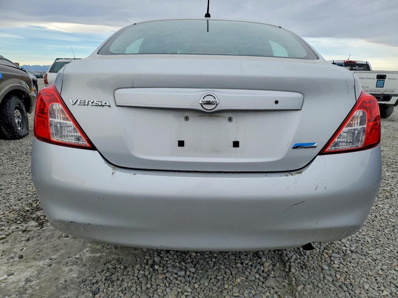 2014 Niss Versa 1.6 s
