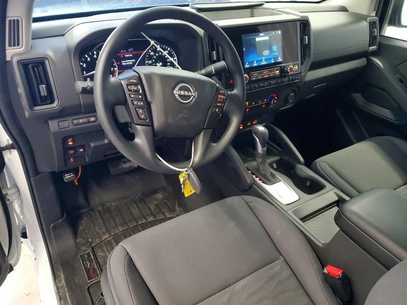 2025 Nissan Frontier s