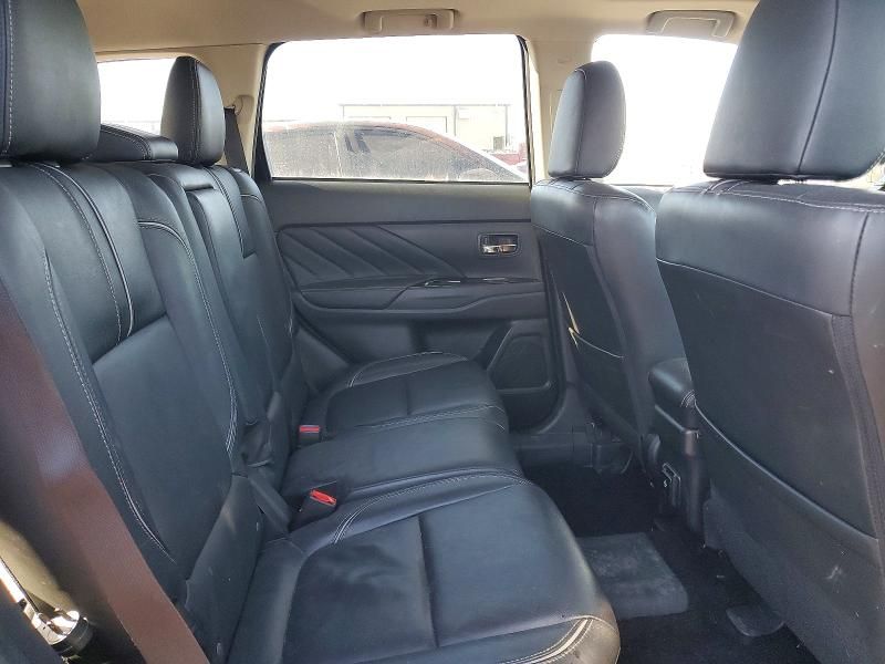 2018 Mitsubishi Outlander se