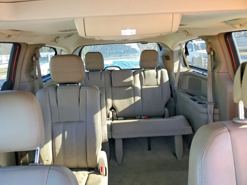 2016 Chrysler Town & Country Touring l