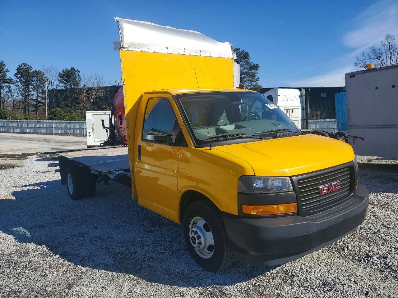 2021 GMC Savana CUT-BOX Truck