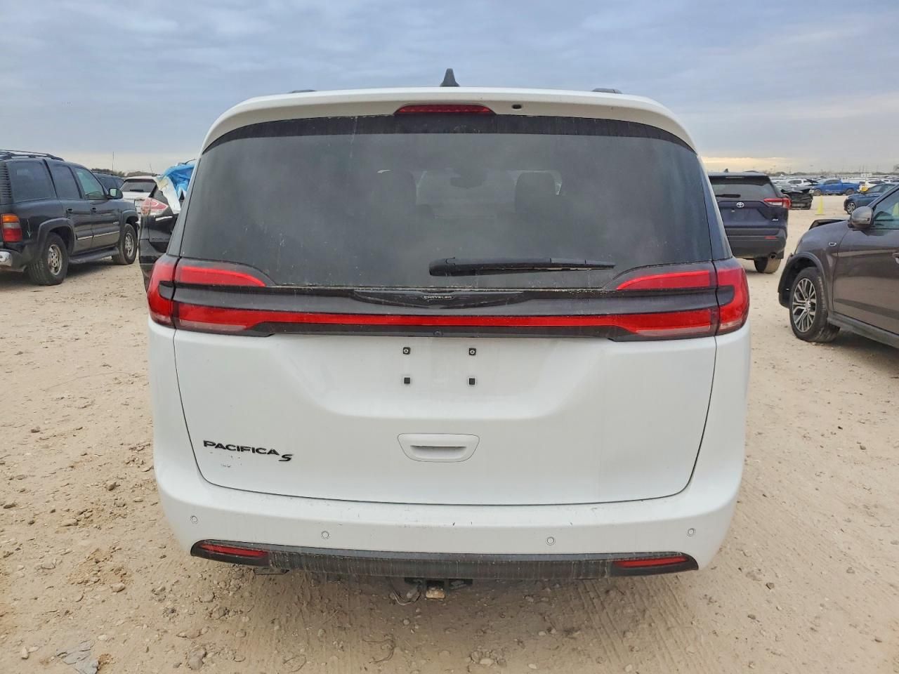 2023 Chrysler Pacifica Touring l