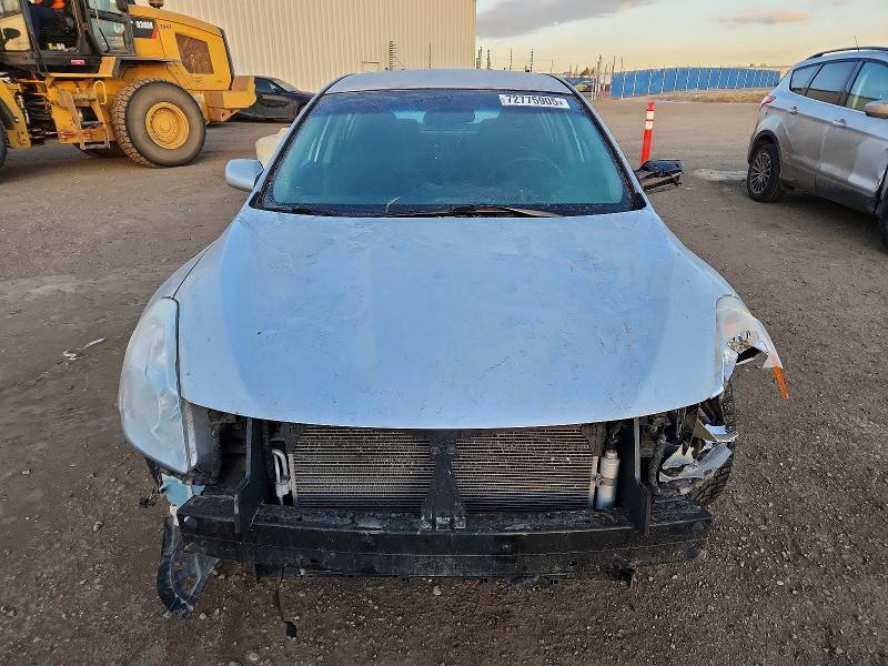 2010 Niss Altima Base