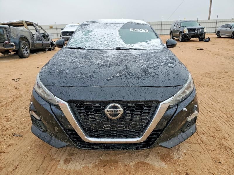 2021 Nissan Altima sv
