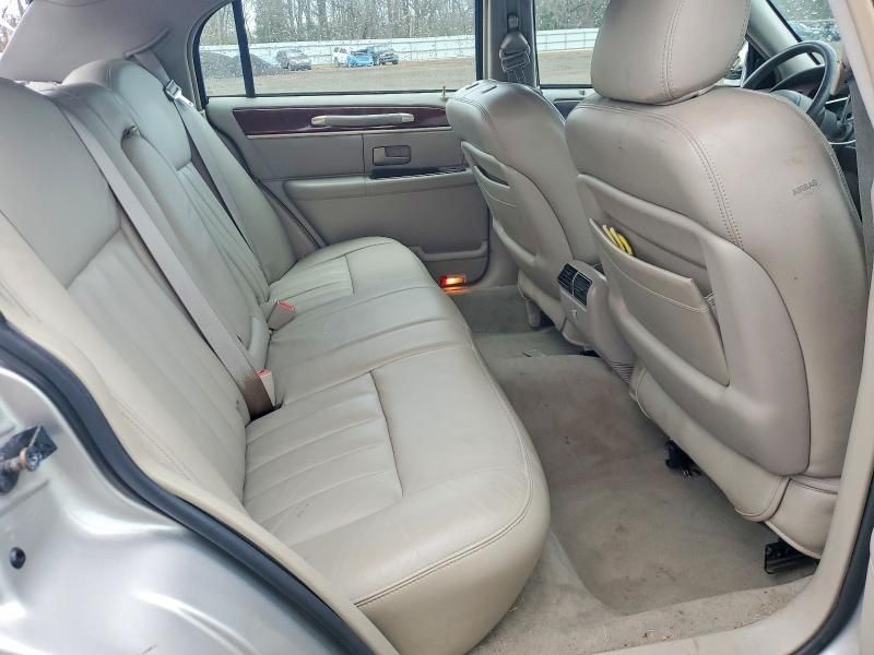 2003 Lincoln Town car Executive