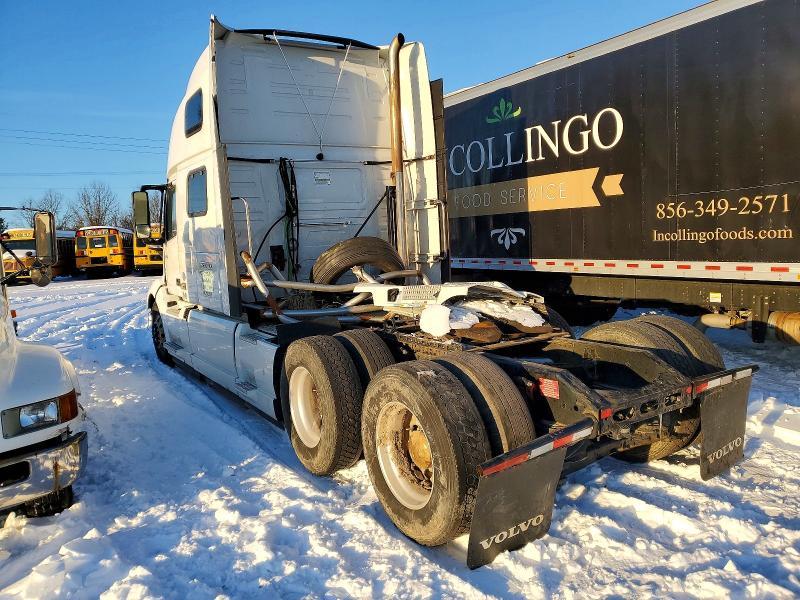 2022 Volvo VNL Semi Truck