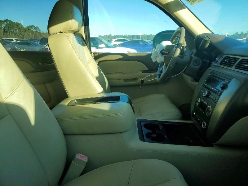 2013 GMC Yukon xl C1500 slt