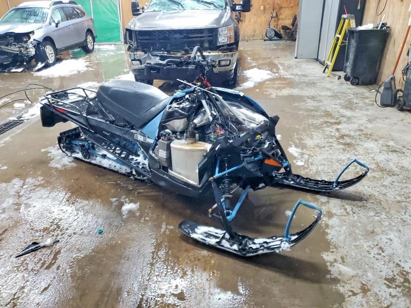 2023 Yama Snowmobile