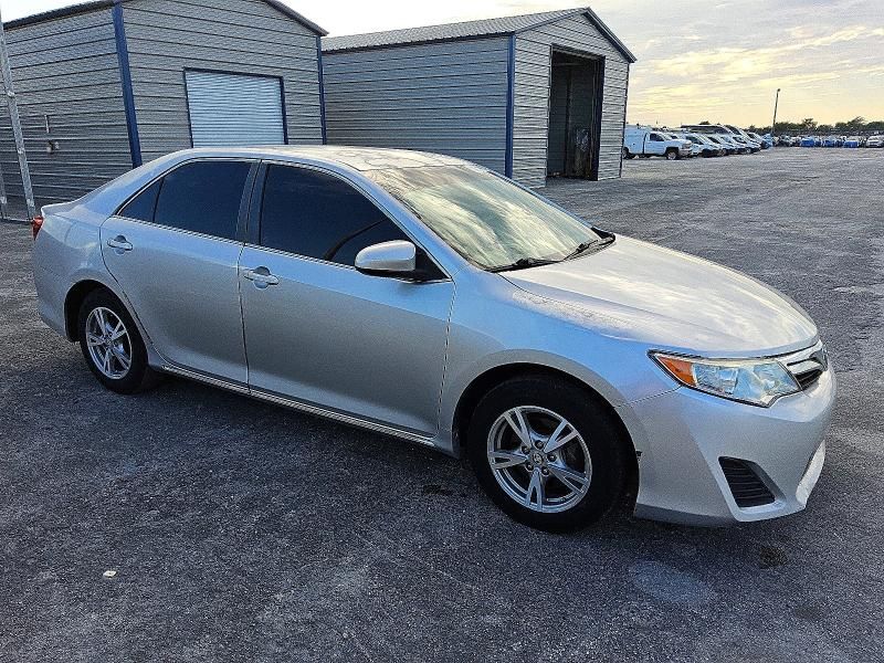 2013 Toyota Camry l