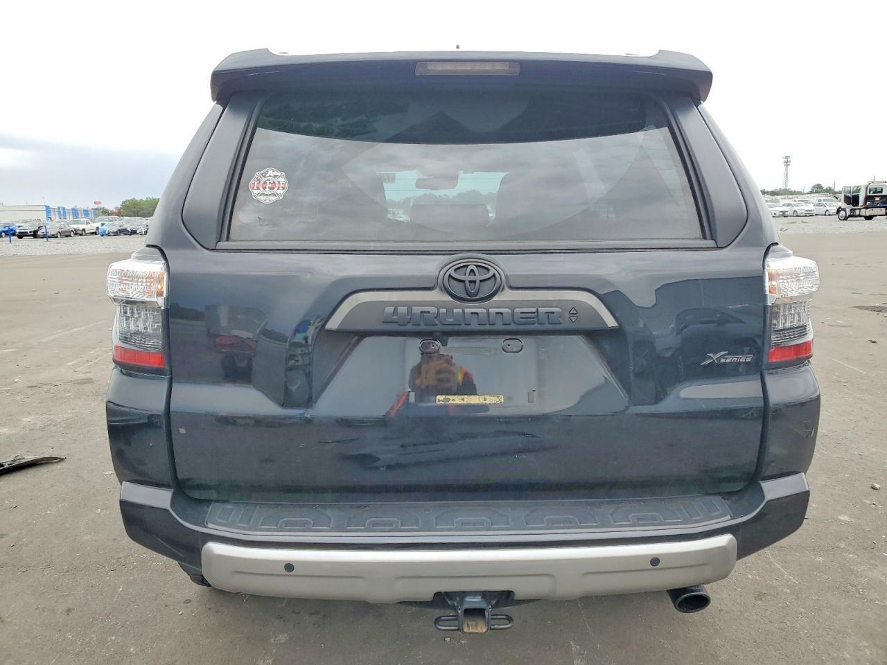 2023 Toyota 4runner se