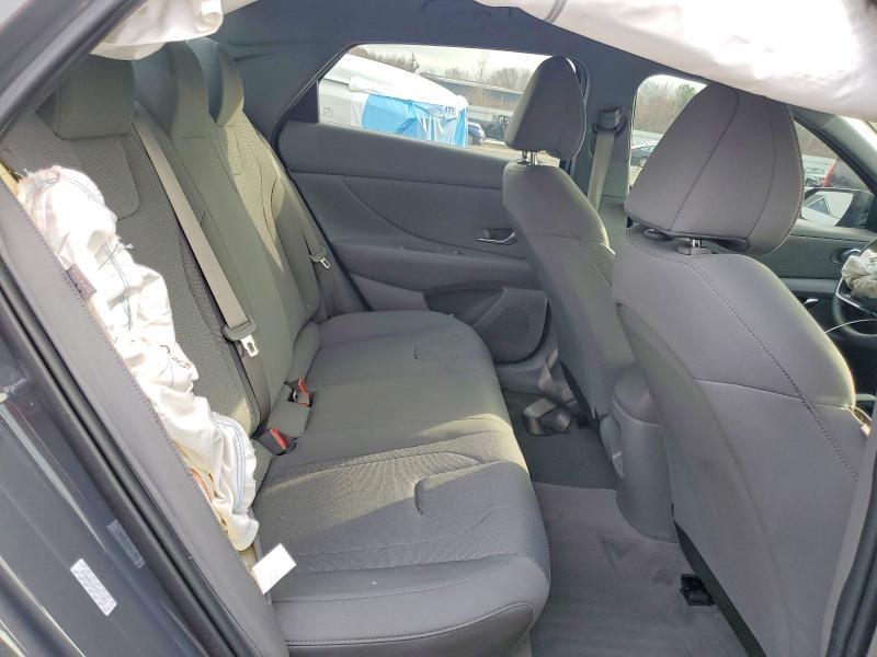 2024 Hyundai Elantra se