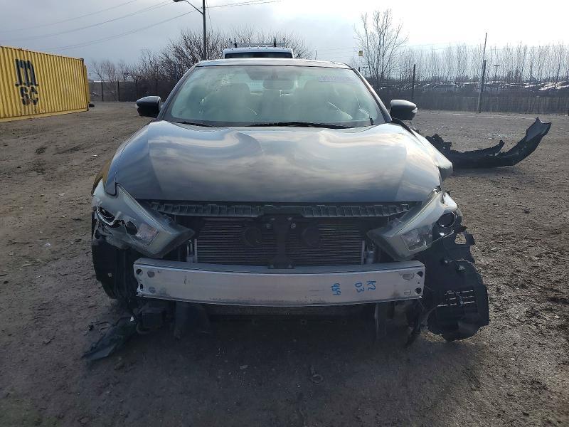 2017 Niss Maxima Platinum