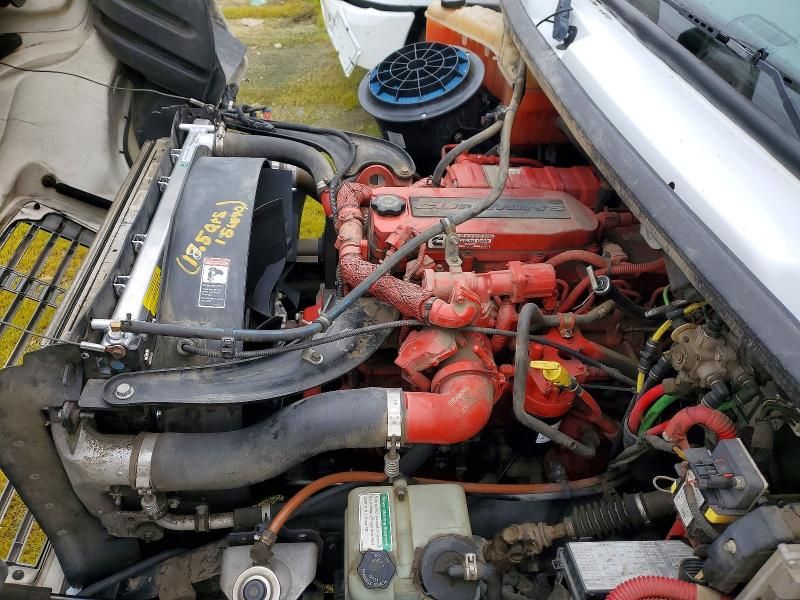 2014 Freightliner Business Class M2 box Truck