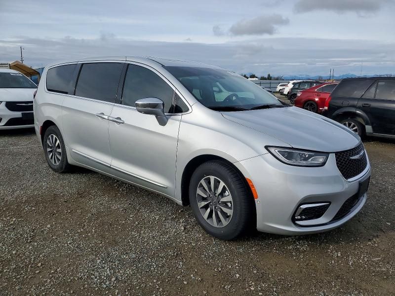 2022 Chrysler Pacifica Hybrid Limited