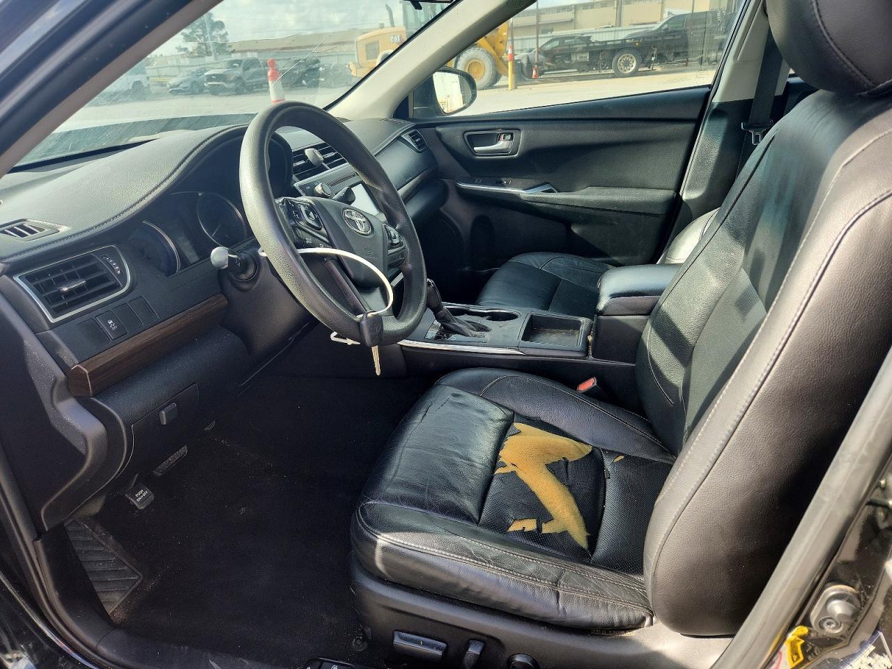2016 Toyota Camry le